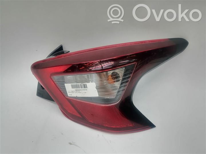 Nissan Micra K14 Luz trasera/de freno