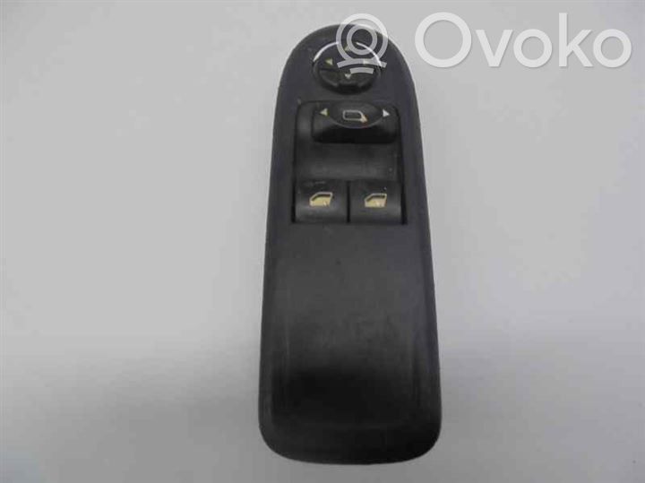 Peugeot 308 Interruptor del elevalunas eléctrico 