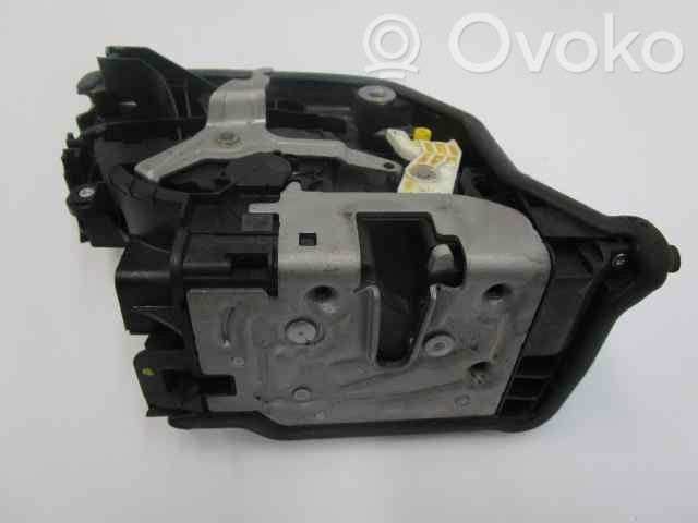 BMW 2 F45 Zamek drzwi tylnych 