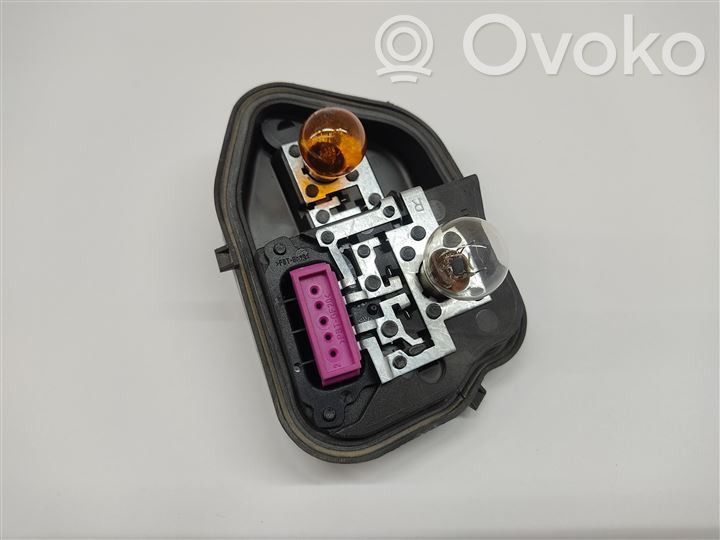 Renault Megane IV Tail light bulb cover holder