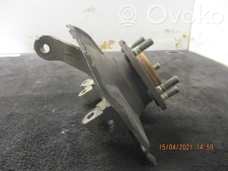 Front wheel hub spindle knuckle