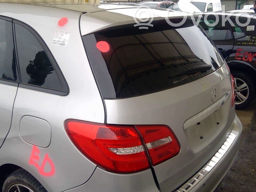 Mercedes-Benz B W246 W242 Tylna klapa bagażnika 