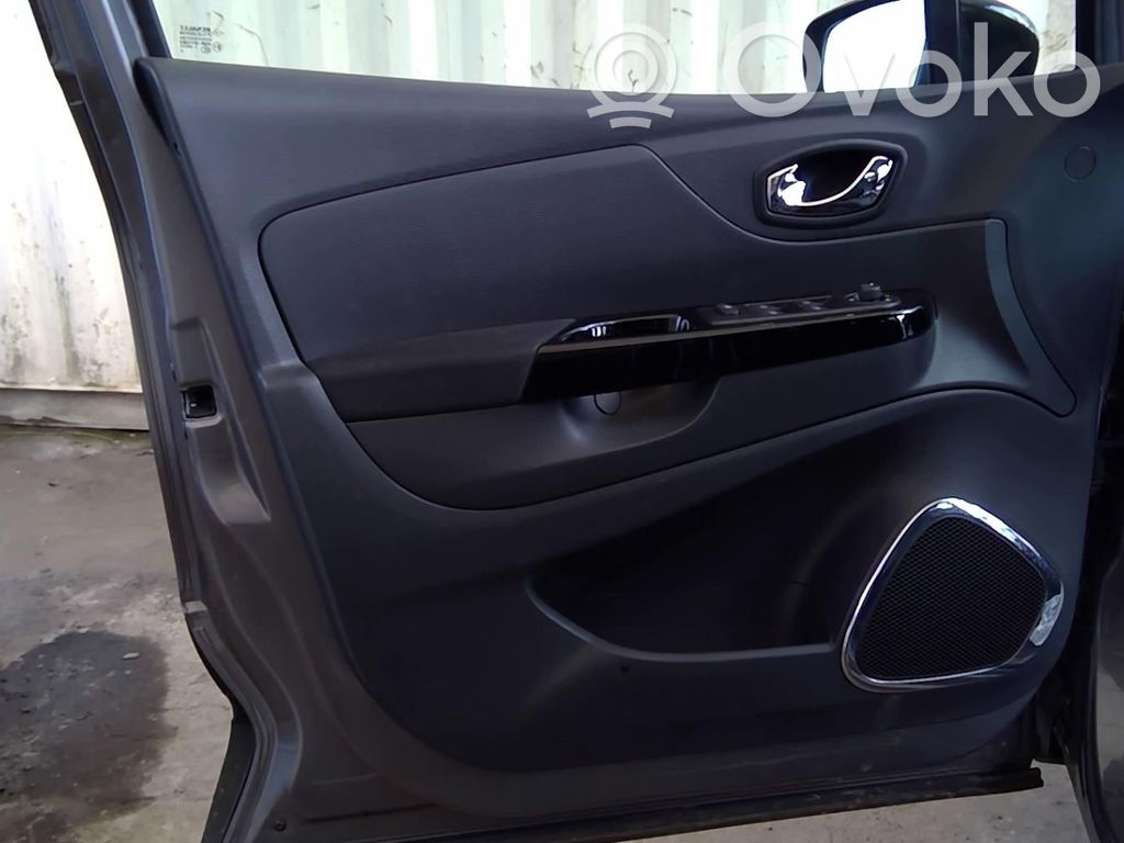 Renault Captur Boczki / Poszycie drzwi przednich 