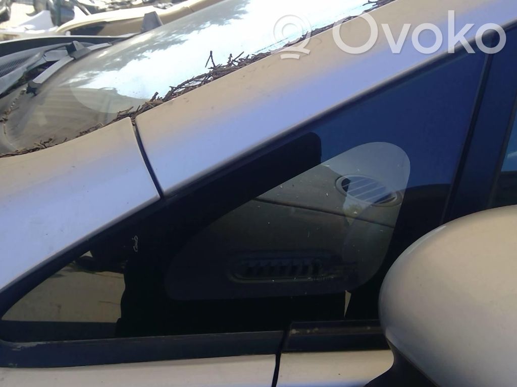 KIA Rio Front triangle window/glass 