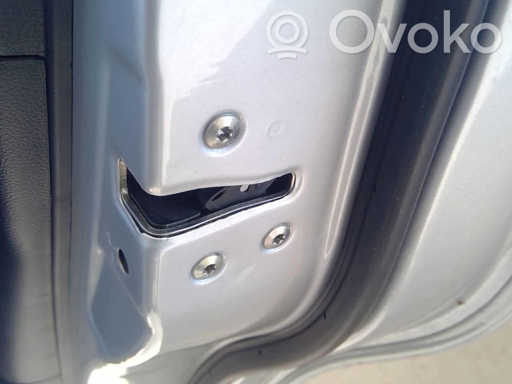 KIA Rio Cerradura de puerta trasera 