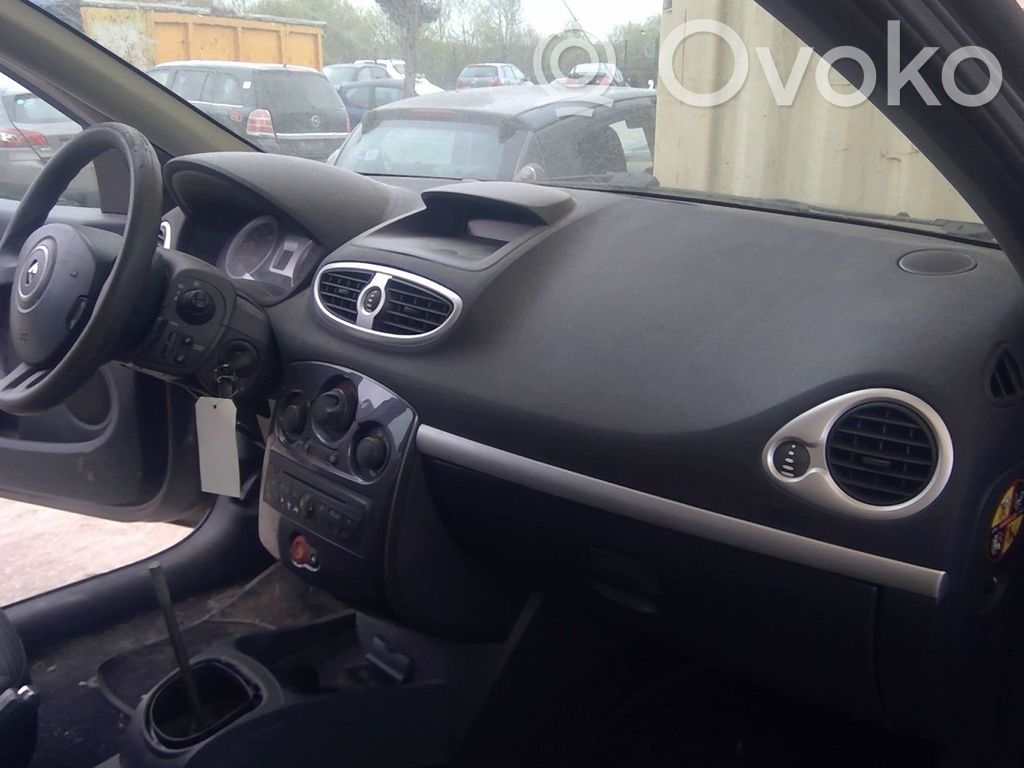 Renault Clio III Dashboard 
