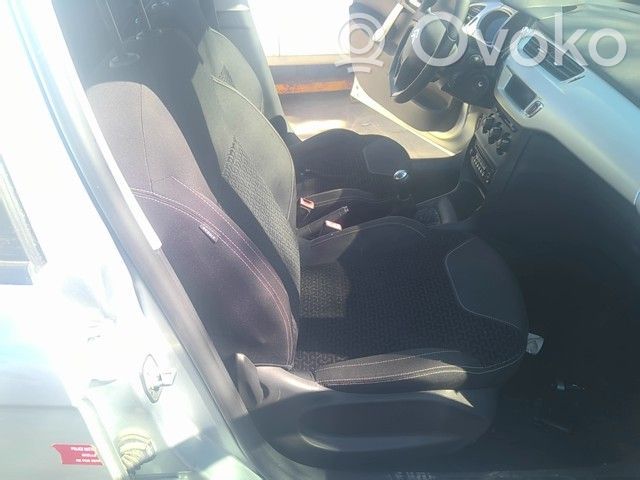 Citroen C3 Etumatkustajan istuin 