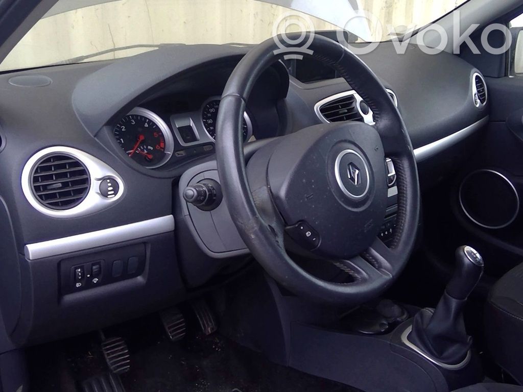 Renault Clio III Dashboard 