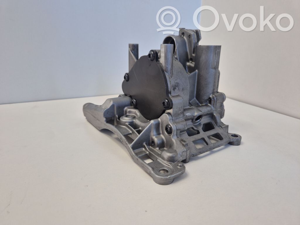 BMW 5 F10 F11 Oil pump 