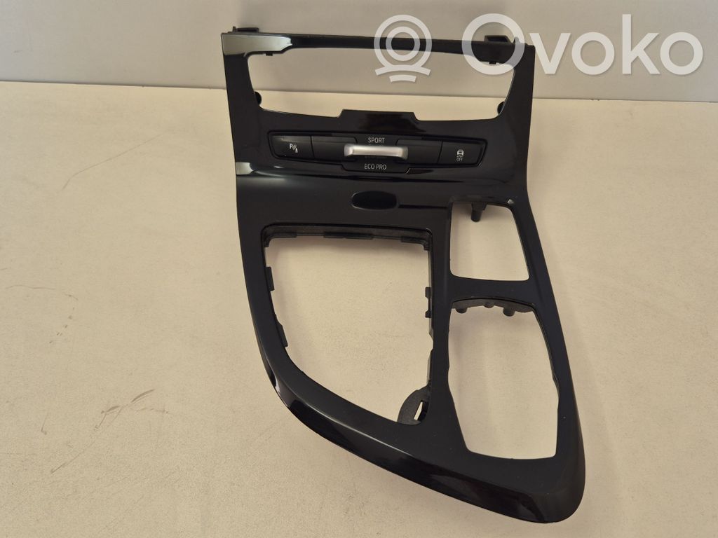 BMW 2 F46 Ozdoba tunelu środkowego 