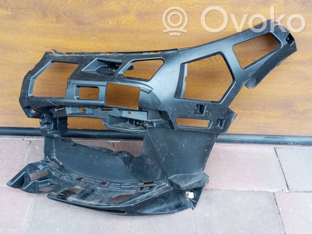 BMW 1 F40 Front bumper mounting bracket 