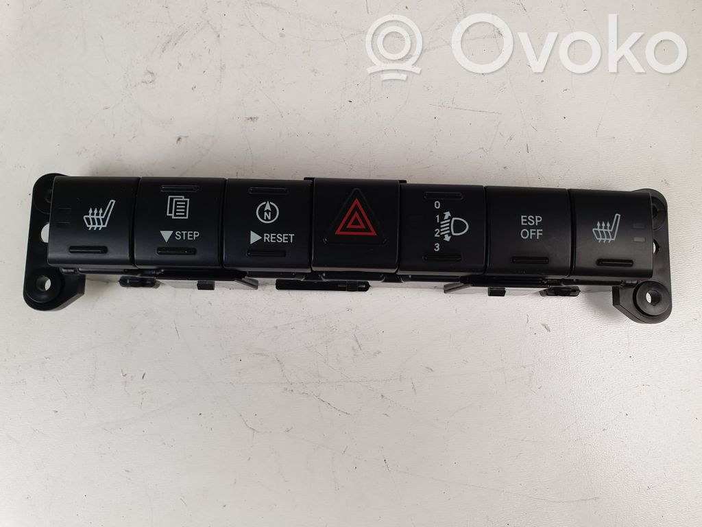 Dodge Avenger A set of switches 