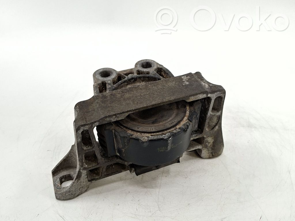 Volvo S40 Engine mount bracket 