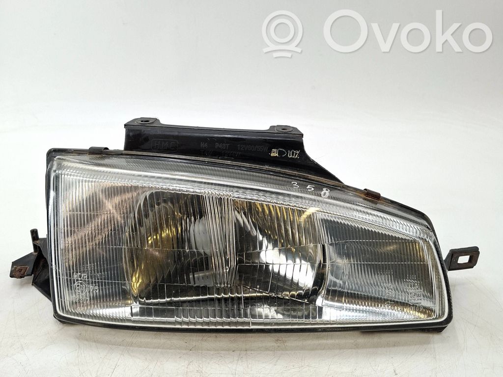 Hyundai Lantra I Lampa przednia 