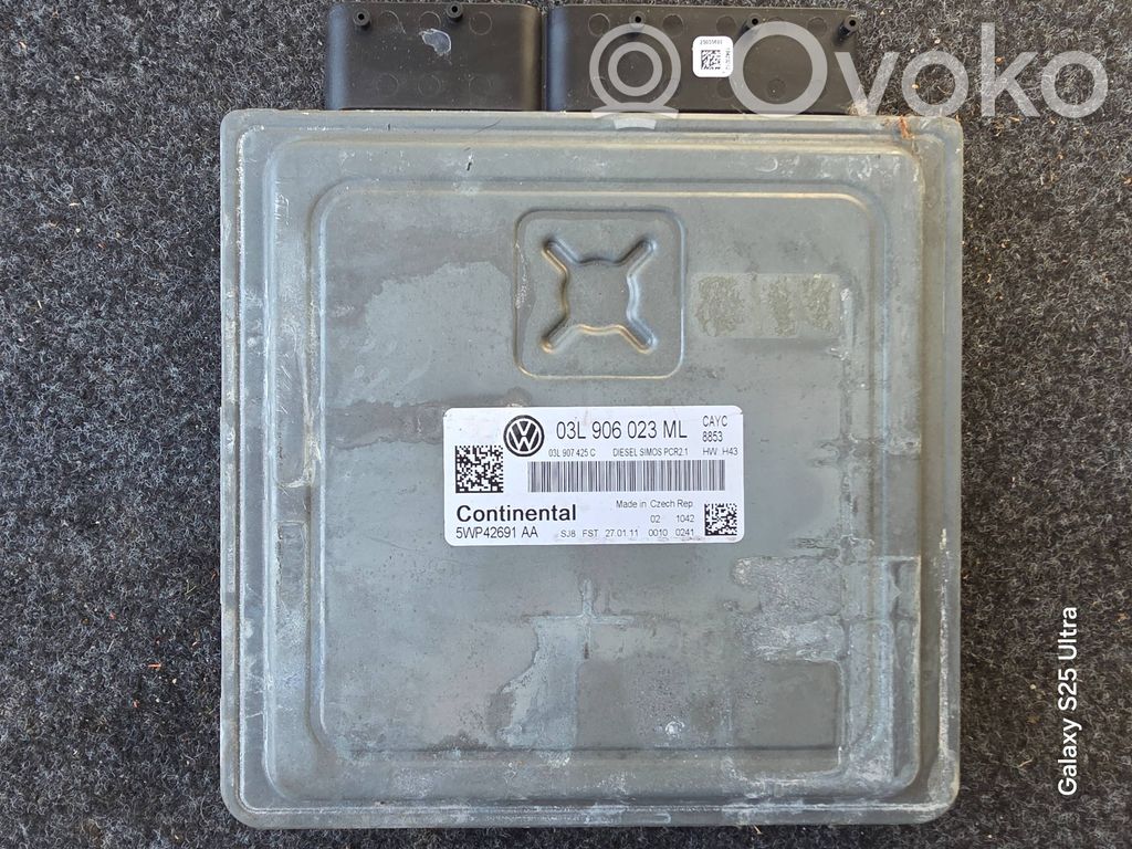 Volkswagen Golf VI Engine control unit/module 