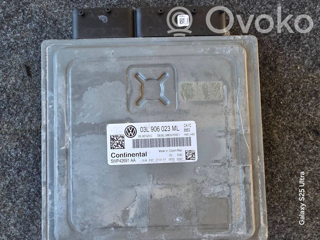Volkswagen Golf VI Engine control unit/module 