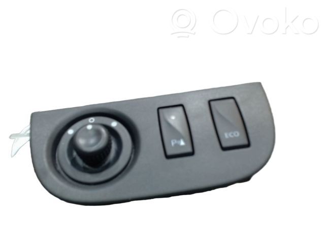 Dacia Sandero II Wing mirror switch 