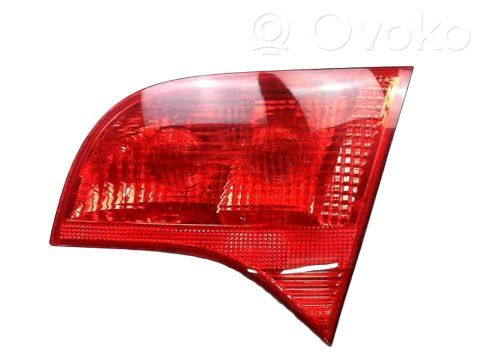 Audi A4 S4 B7 8E 8H Lampy tylnej klapy bagażnika 
