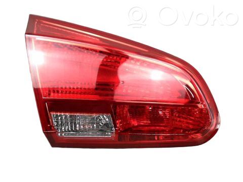 KIA Ceed Aizmugurējais lukturis pārsegā 