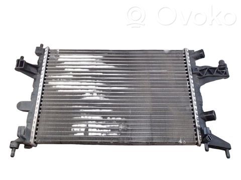 Opel Corsa C Aušinimo skysčio radiatorius 