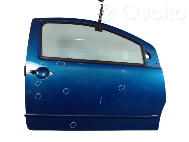 Priekinės durys   9004T0,9004T0