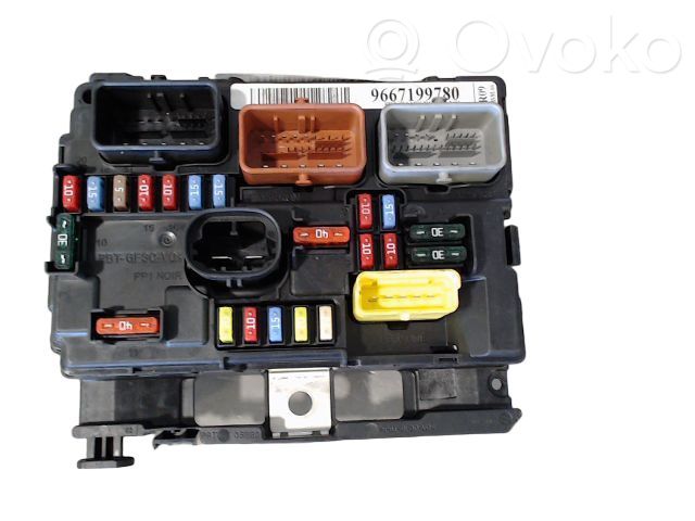 Peugeot 207 Fuse module 