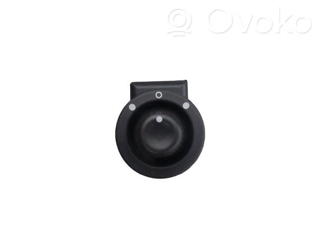 Dacia Sandero II Wing mirror switch 