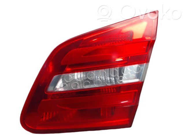 Mercedes-Benz B W246 W242 Galinis žibintas dangtyje 