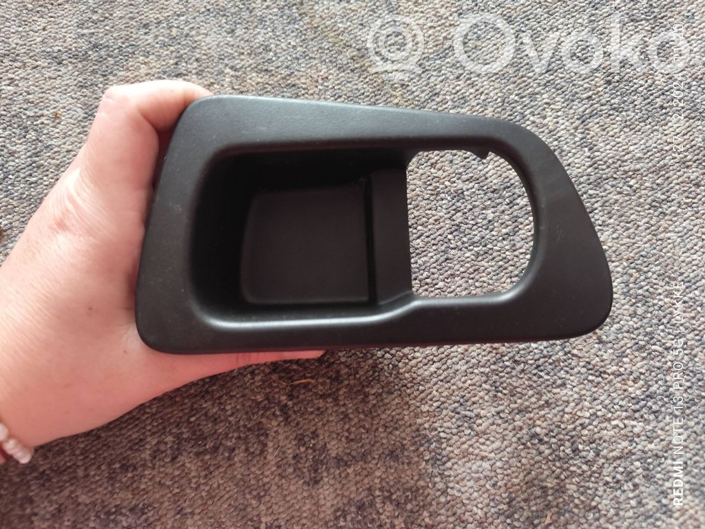 Nissan Qashqai Osłona klamki drzwi tylnych 