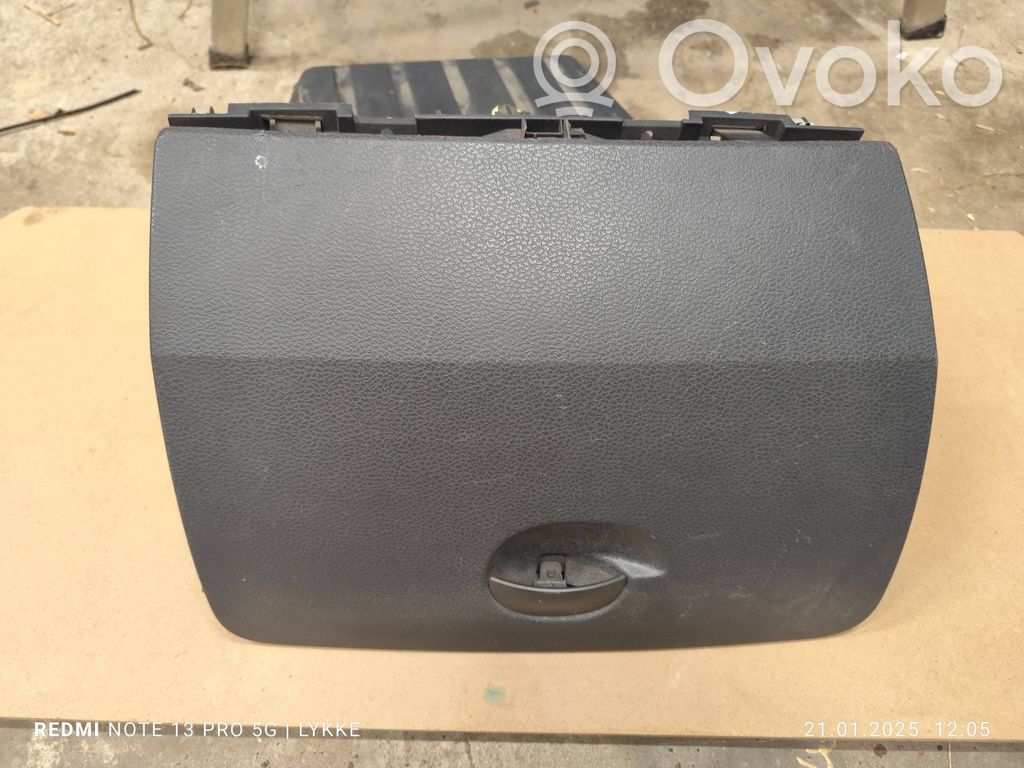 Renault Laguna II Glove box 