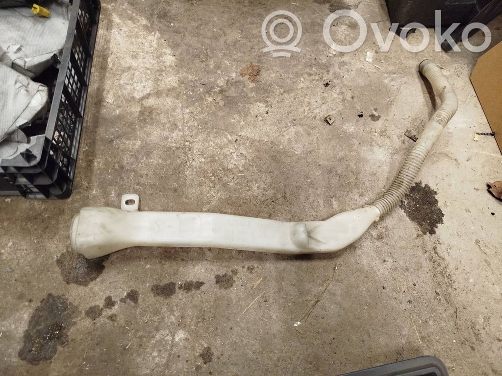 BMW 5 E39 Langų skysčio bakelio užpylimo vamzdelis 