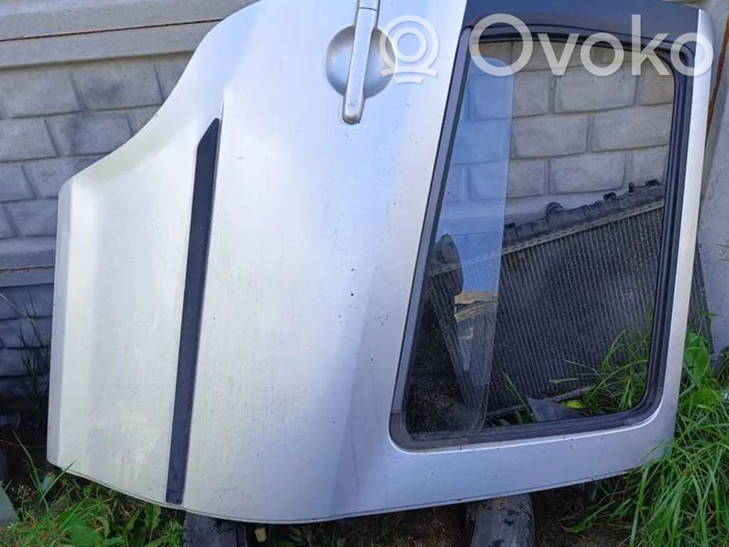 Daihatsu YRV Galinės durys 