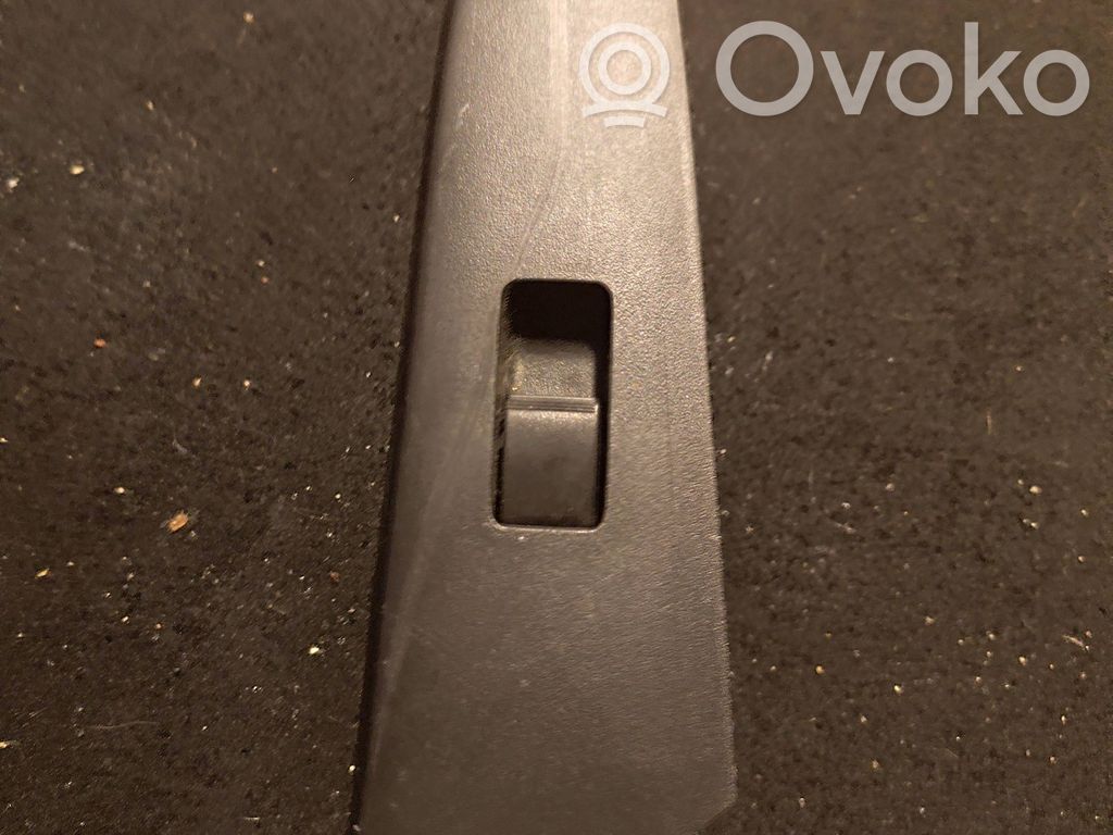 Mazda 3 II Quarter vent window switch 