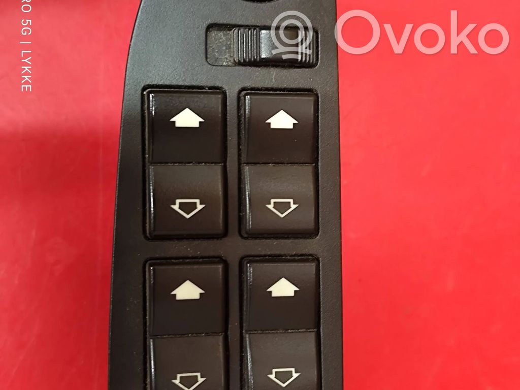 Electric window control switch   6904306,498367,00509