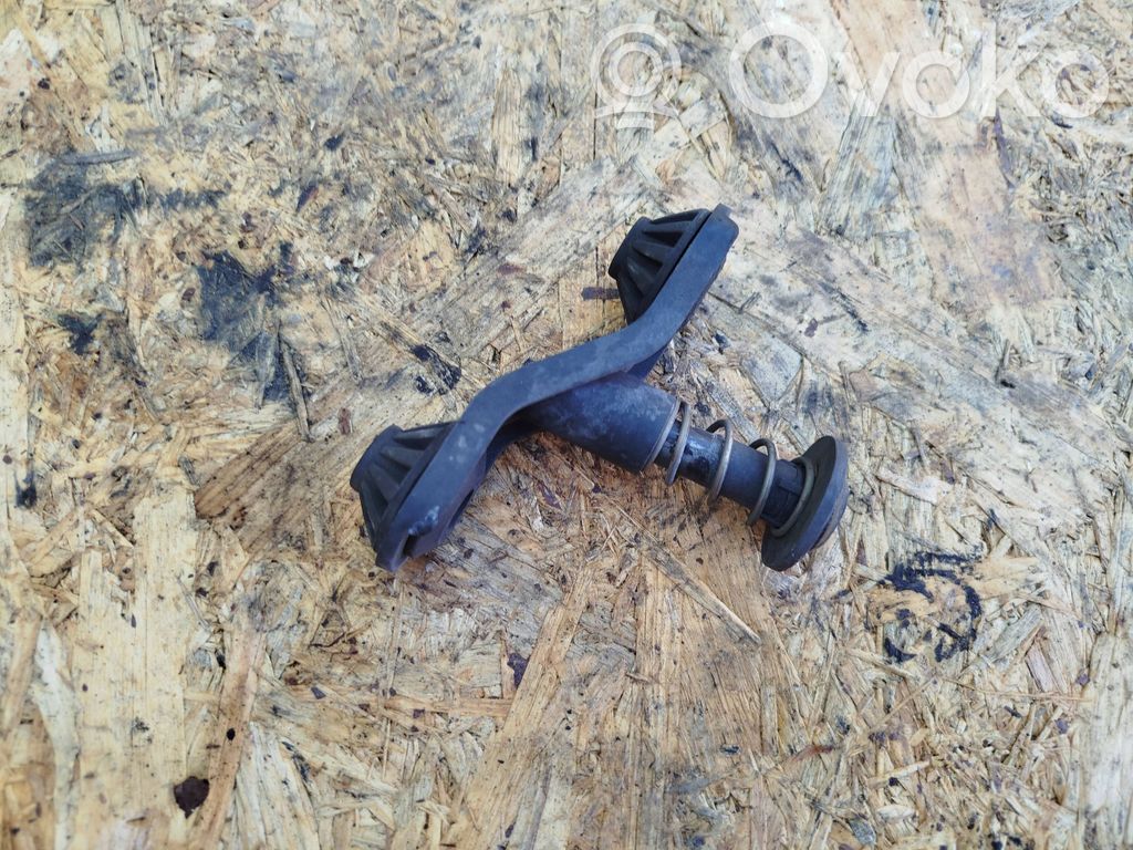 Saab 9-5 Radiator mount bracket 