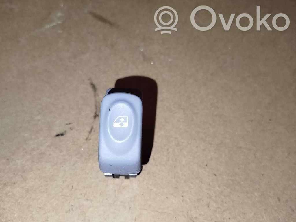 Interruptor de la ventanilla de ventilación   425386J