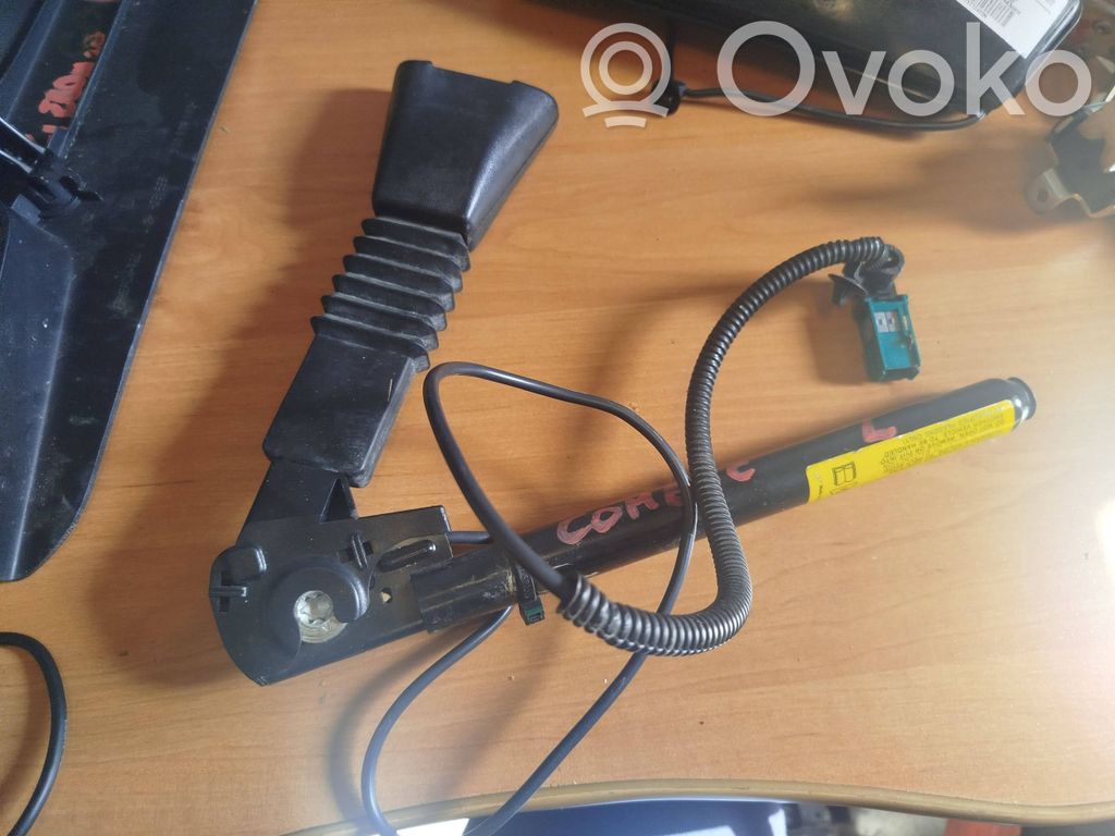 Opel Combo C Hebilla del cinturón delantero 