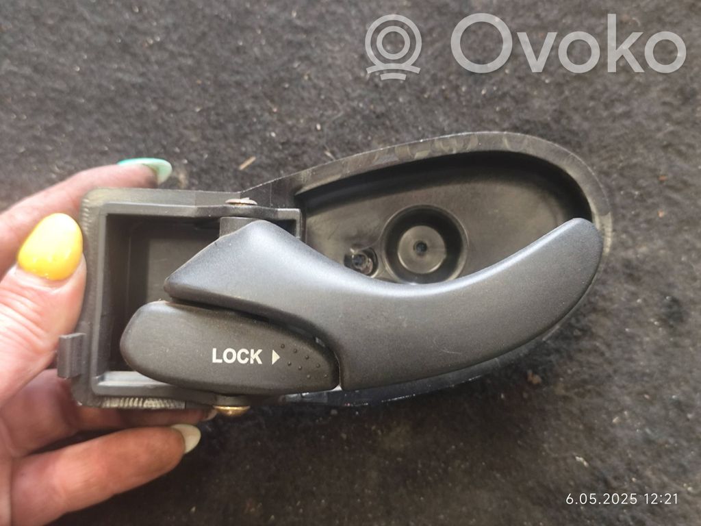 Ford Focus Manecilla interna puerta trasera 