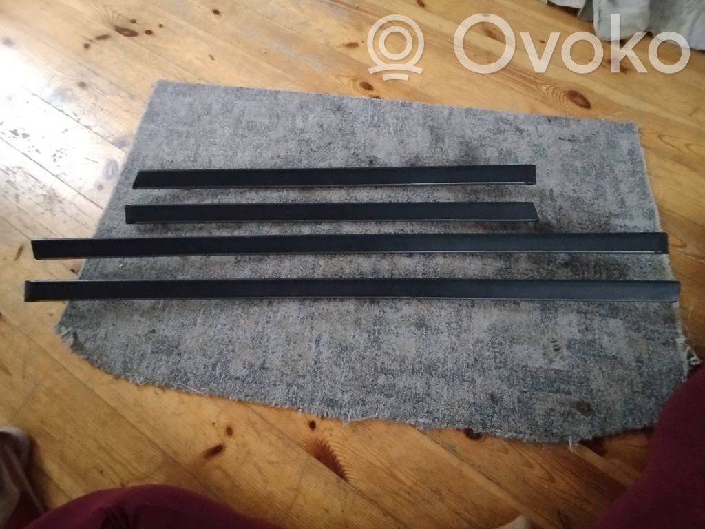 BMW 5 E39 Rivestimento della portiera anteriore (modanatura) 