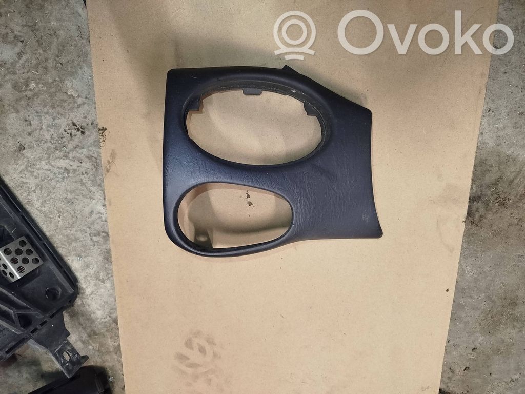 Ford Focus Panelės apdailos skydas (šoninis) 
