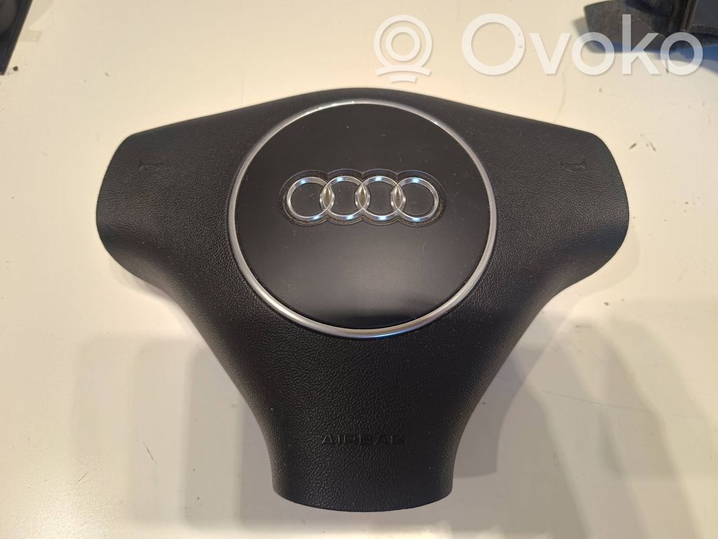 Audi A3 S3 8P Airbag volan 