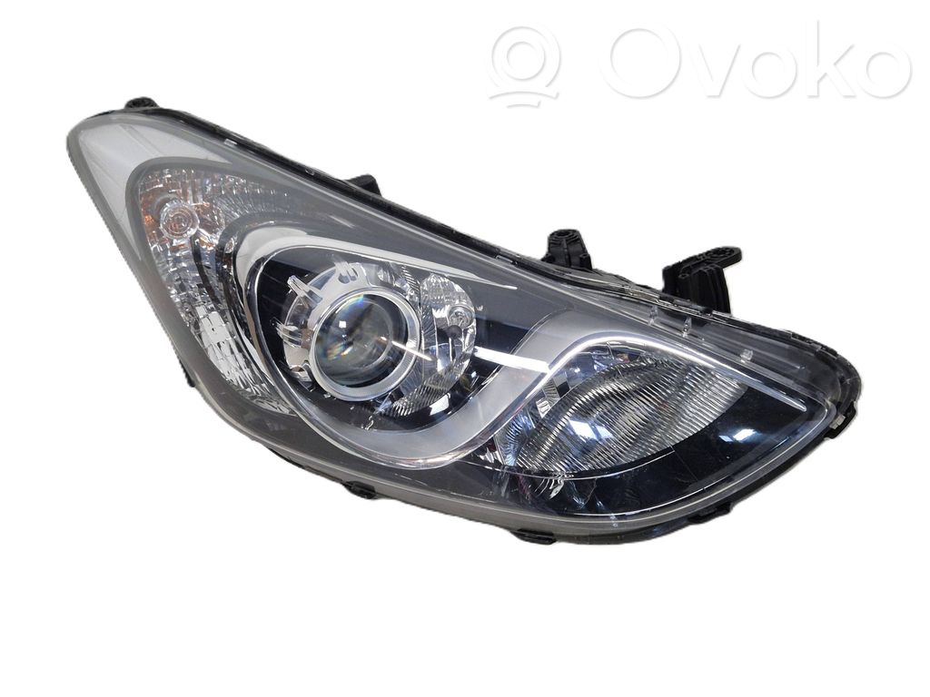 Hyundai i30 Headlight/headlamp 