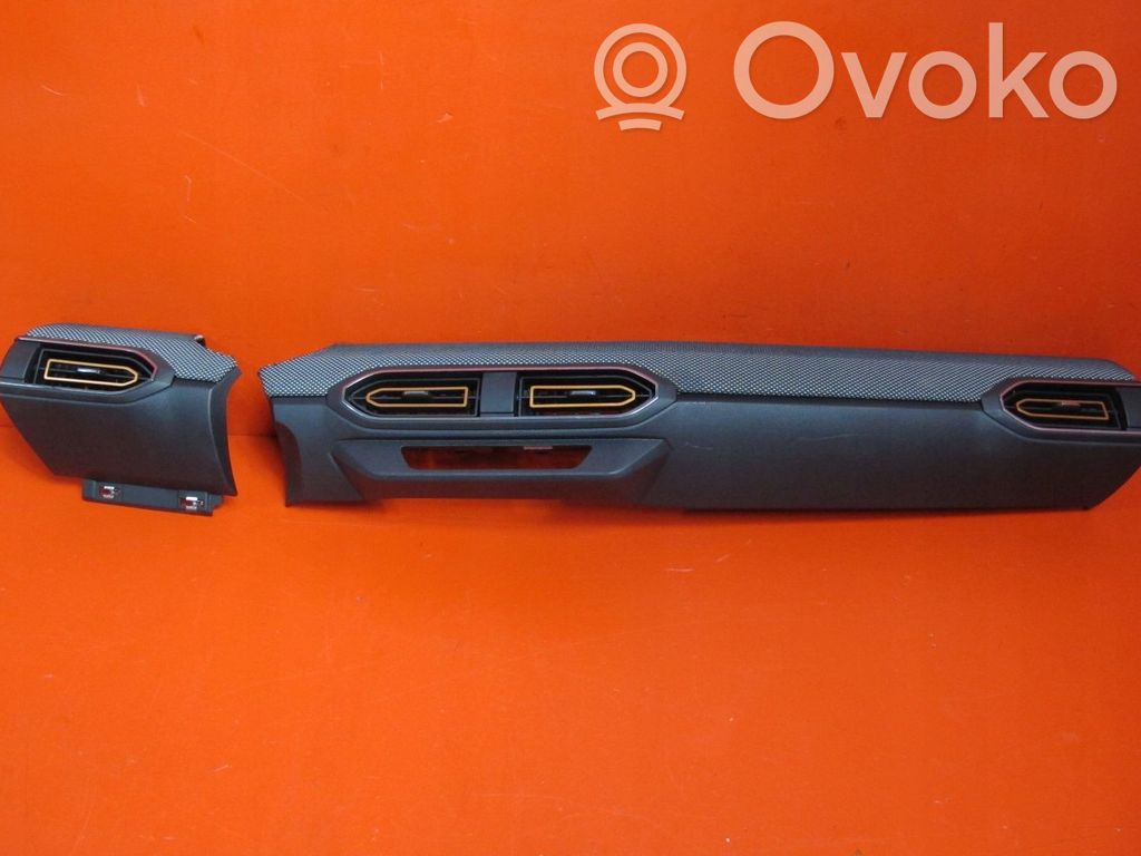 Dacia Sandero III Rivestimento del vano portaoggetti del cruscotto 
