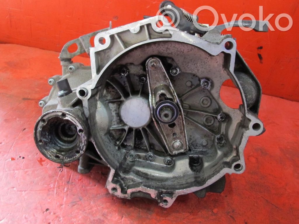 Skoda Fabia Mk2 (5J) Caja de cambios manual de 5 velocidades 