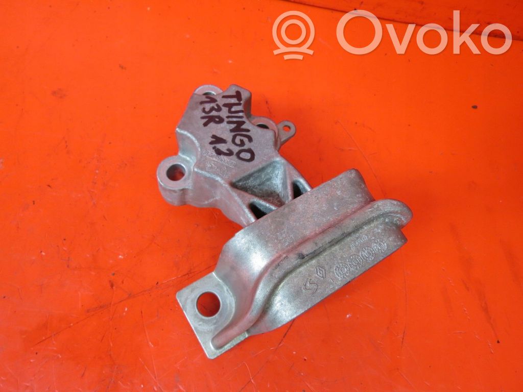 Renault Twingo II Engine mount bracket 