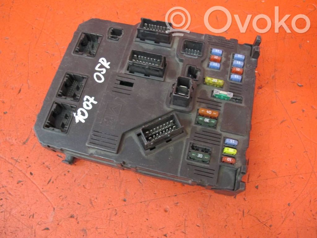 Peugeot 1007 Fuse module 