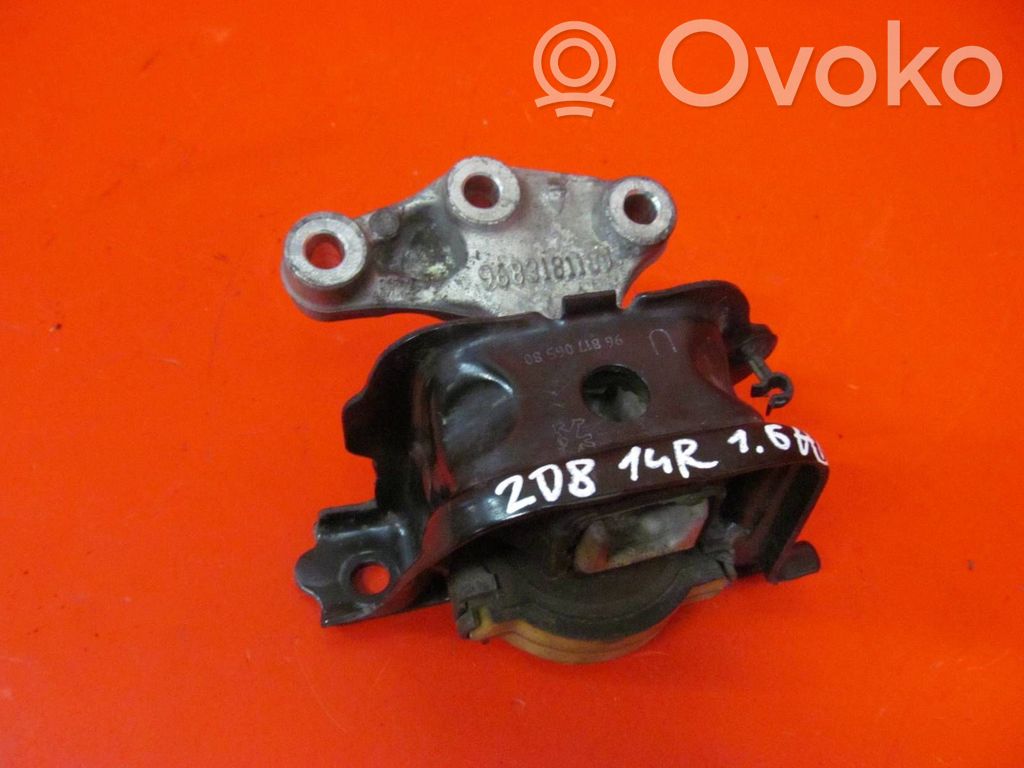 Peugeot 208 I Engine mount bracket 