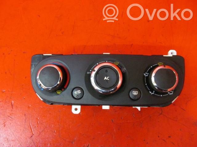 Renault Clio IV Climate control unit 