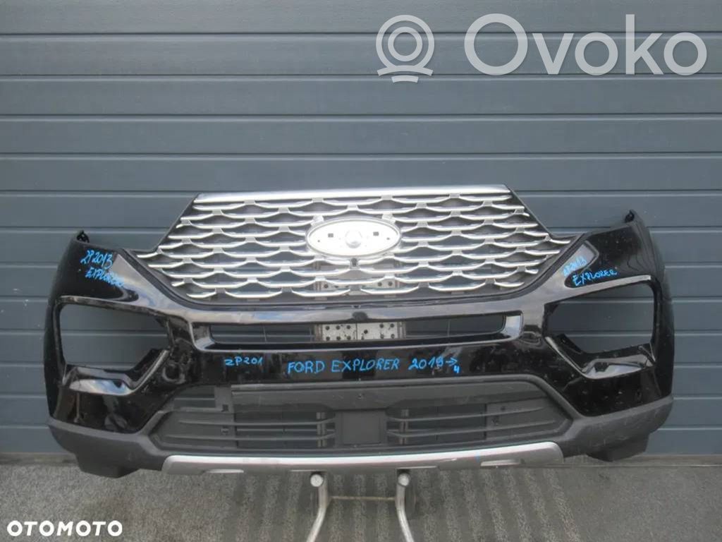 Ford Explorer VI Priekinis bamperis 