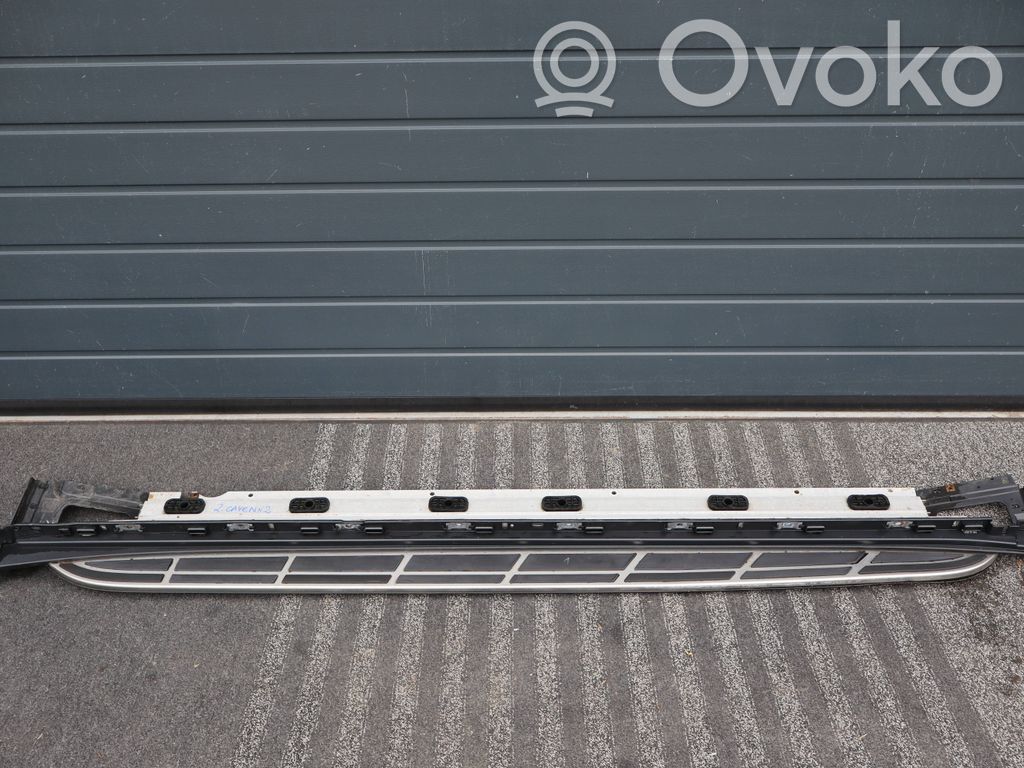 Porsche Cayenne (92A) Moldura del faldón lateral 